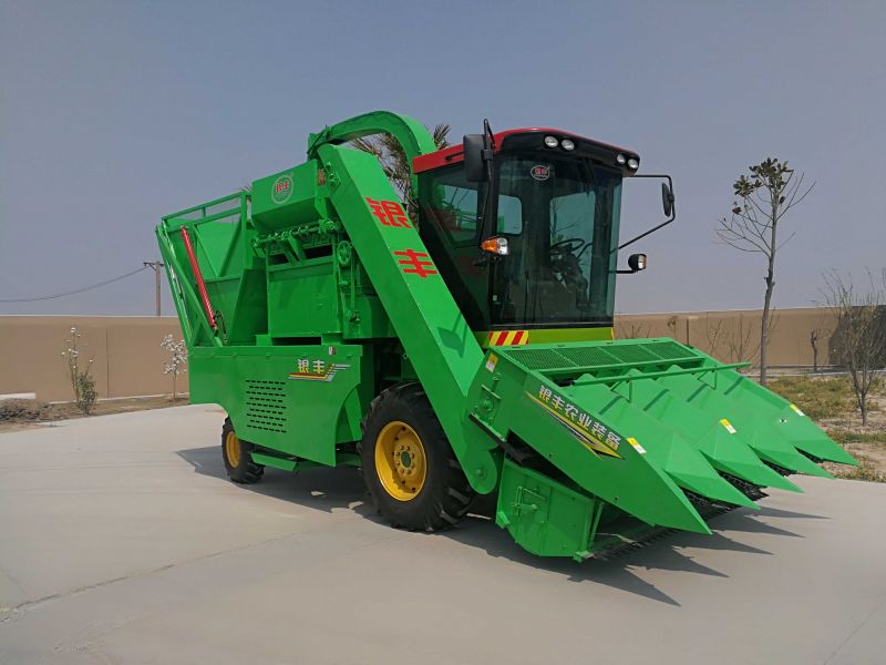 莖穗兼收玉米收獲機：精細操作，提升收獲效率